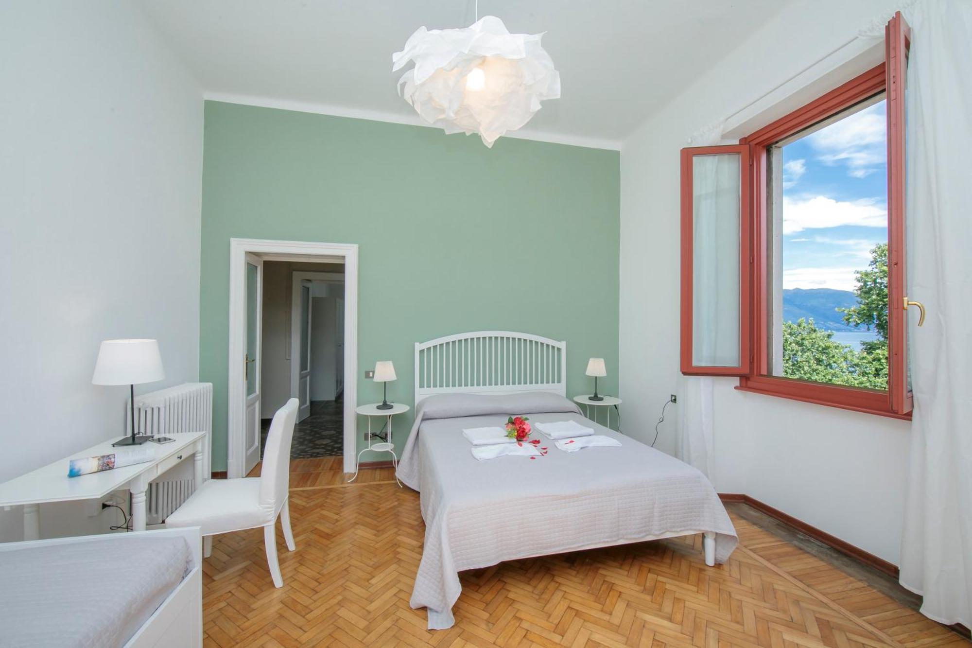 Residenza Oleandro Lake View Luino Center - Happy Rentals Экстерьер фото