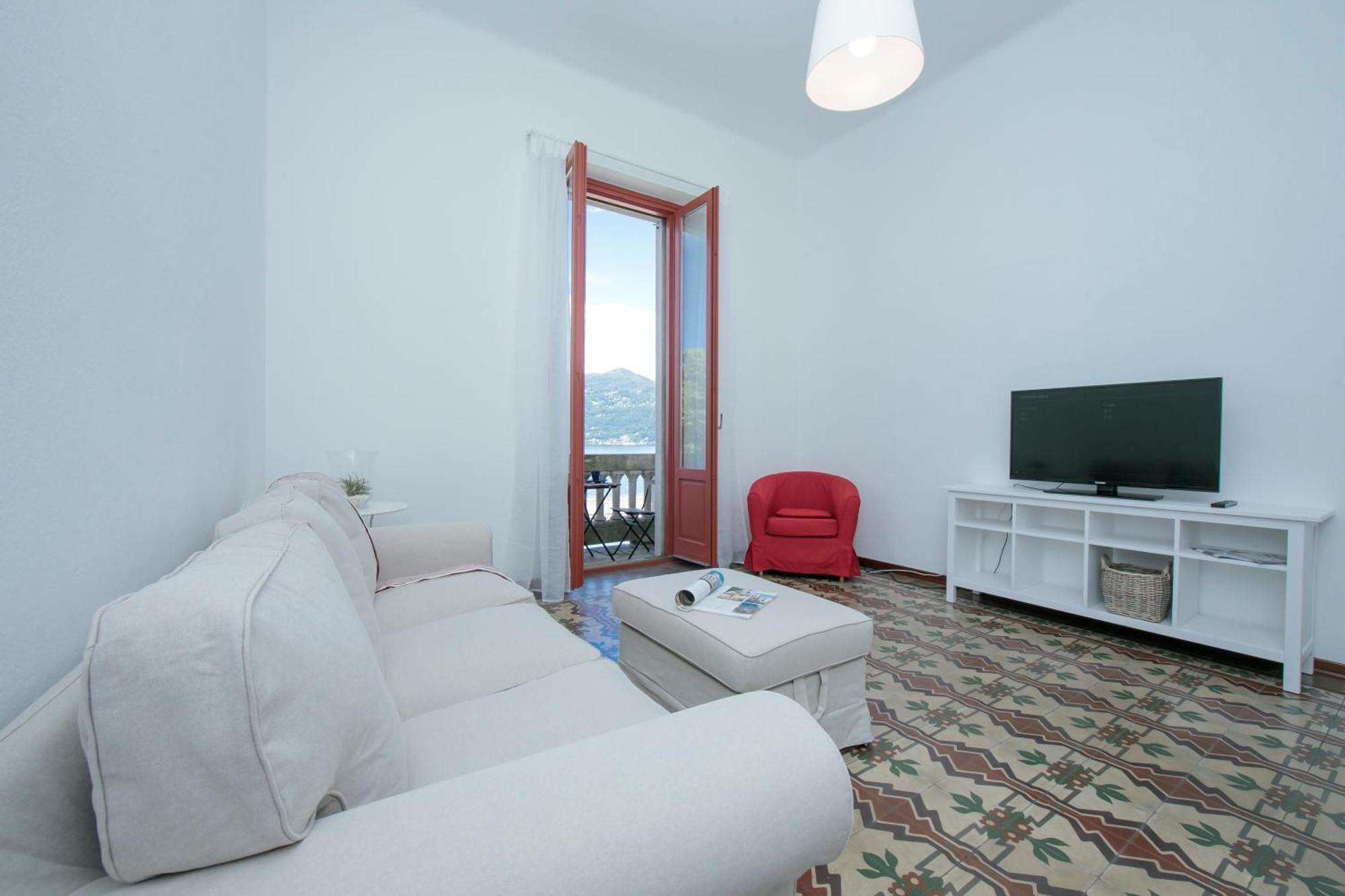 Residenza Oleandro Lake View Luino Center - Happy Rentals Экстерьер фото