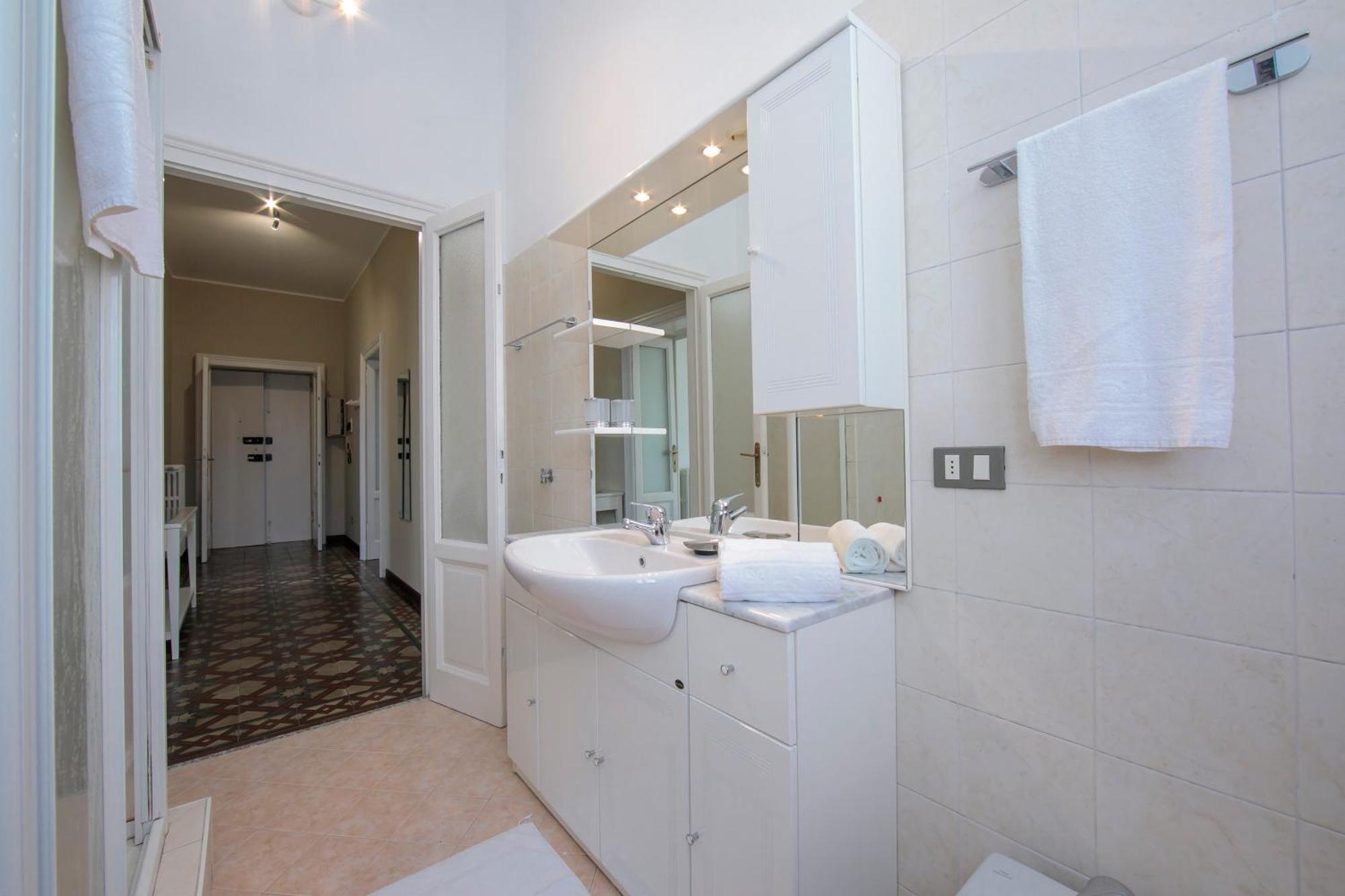 Residenza Oleandro Lake View Luino Center - Happy Rentals Экстерьер фото