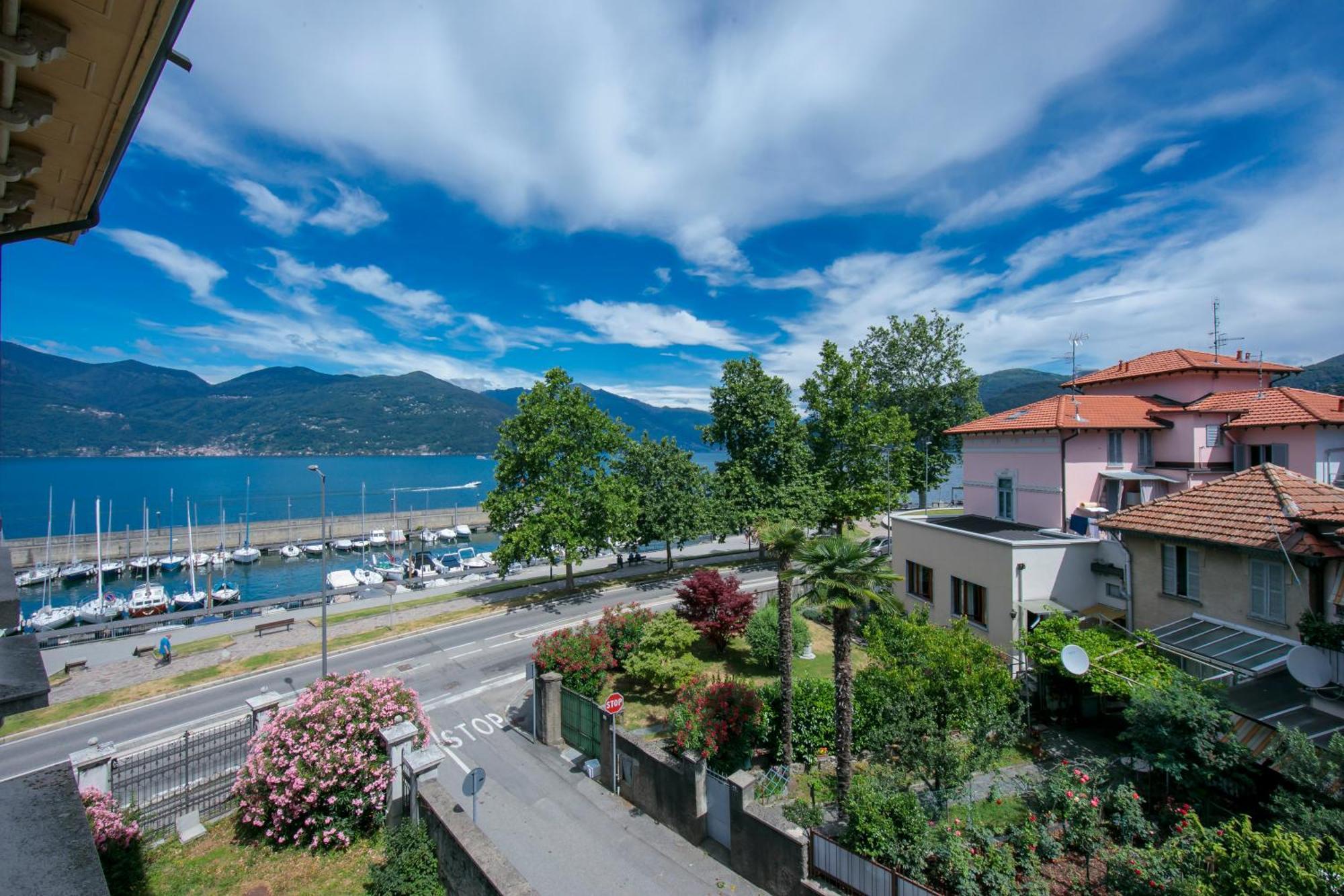 Residenza Oleandro Lake View Luino Center - Happy Rentals Экстерьер фото